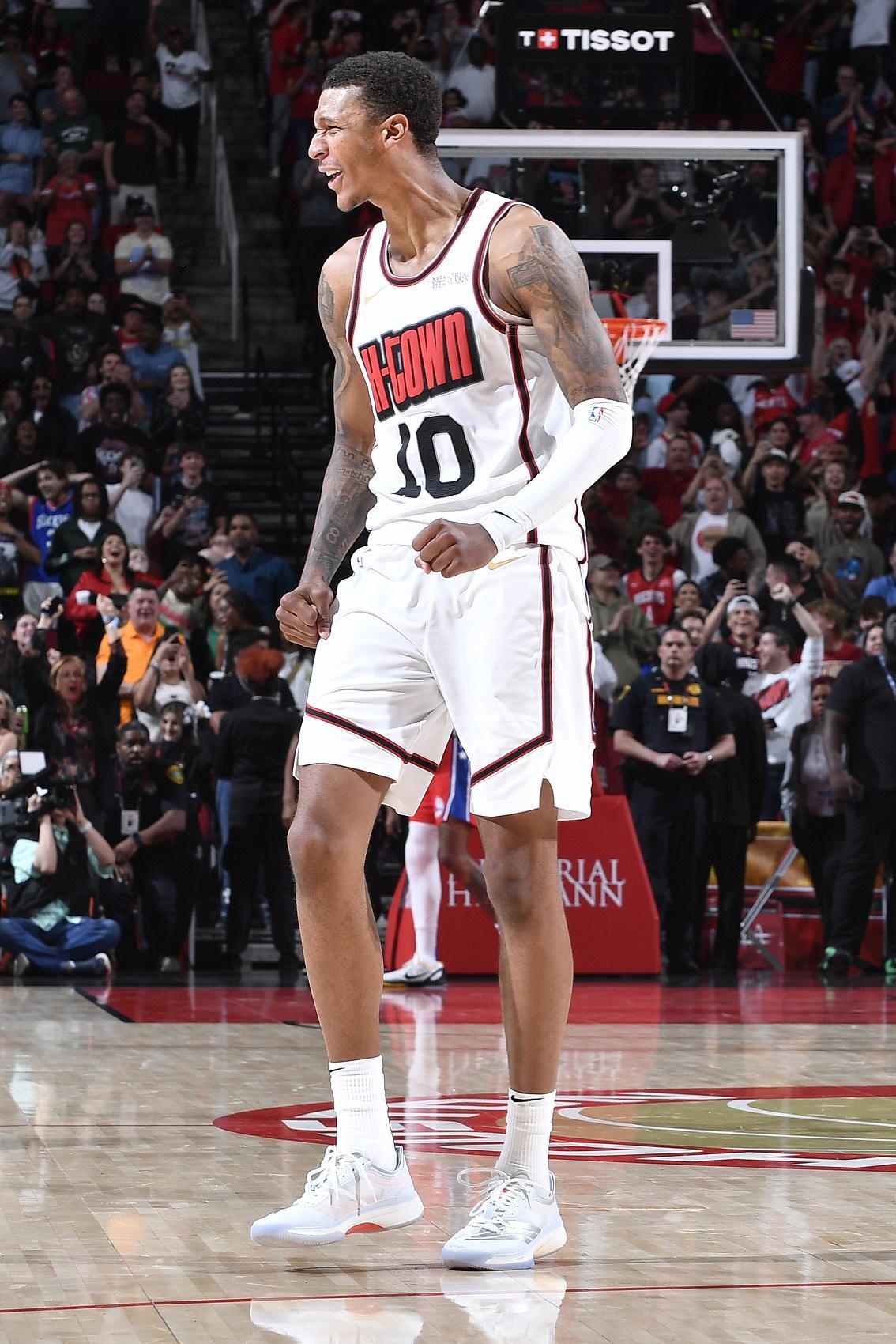 九游体育app-美记：小贾巴里将迎来高效赛季 他是新赛季最快进步球员领跑者