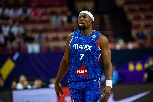 九游体育官方网站-杀伤很猛！亚布塞莱7中1拿到11分3板 罚球10中9