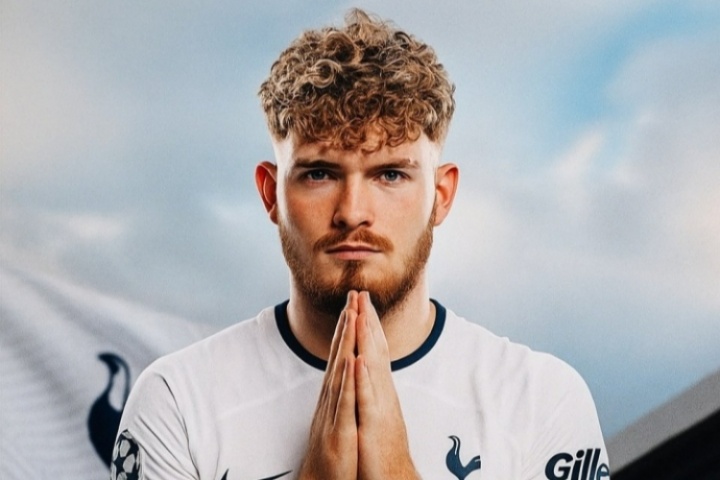 英媒:热刺出价4000万镑求购埃利奥特!红军愿出售但要求加回购